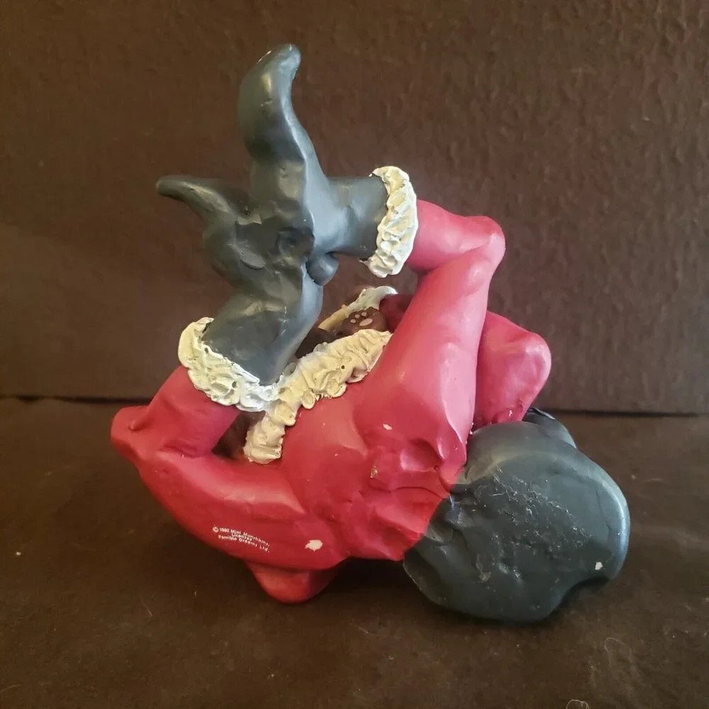 Vintage Possible Dreams Mini Munchikins Santa 1992 Figurine with bears resin Sad